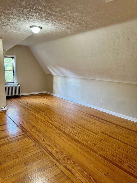 Building Photo - 3682 Glencairn Road