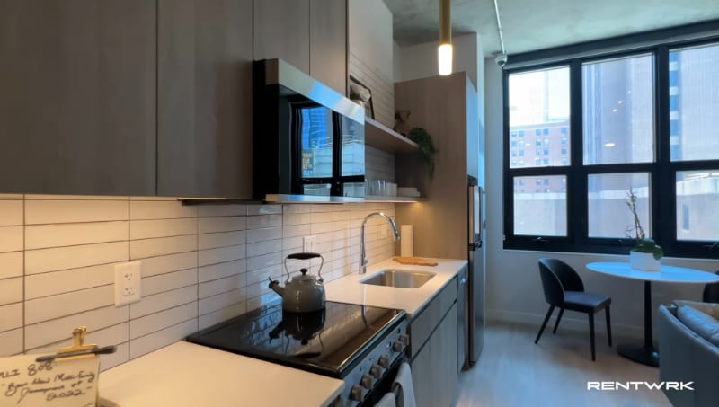 Building Photo - 809 N Wells St