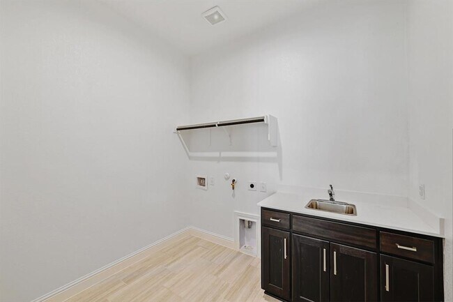 Building Photo - 2124 Bel Paese Bnd