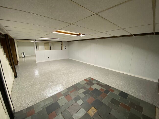 Building Photo - 794 Ridge Rd