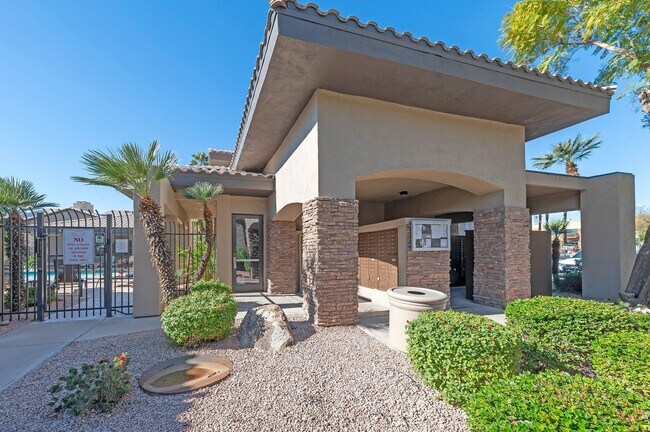 Building Photo - Upgraded first-floor condo in the sought-after Plaza Residences in Scottsdale!