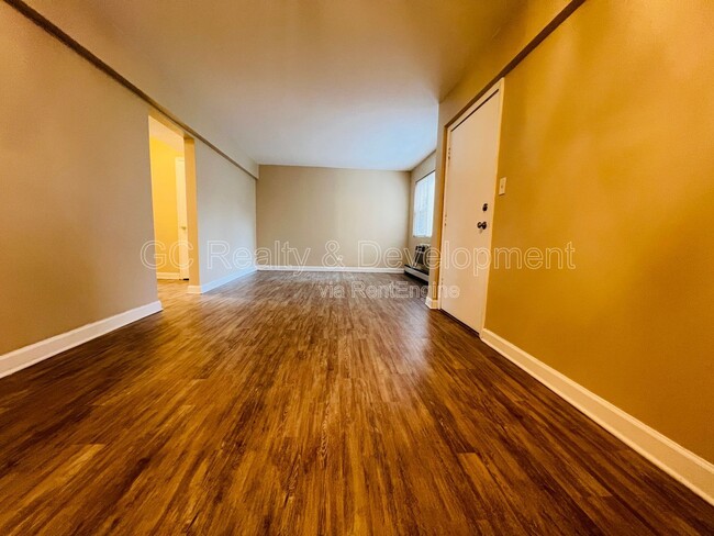 Building Photo - 1711 W Estes Ave