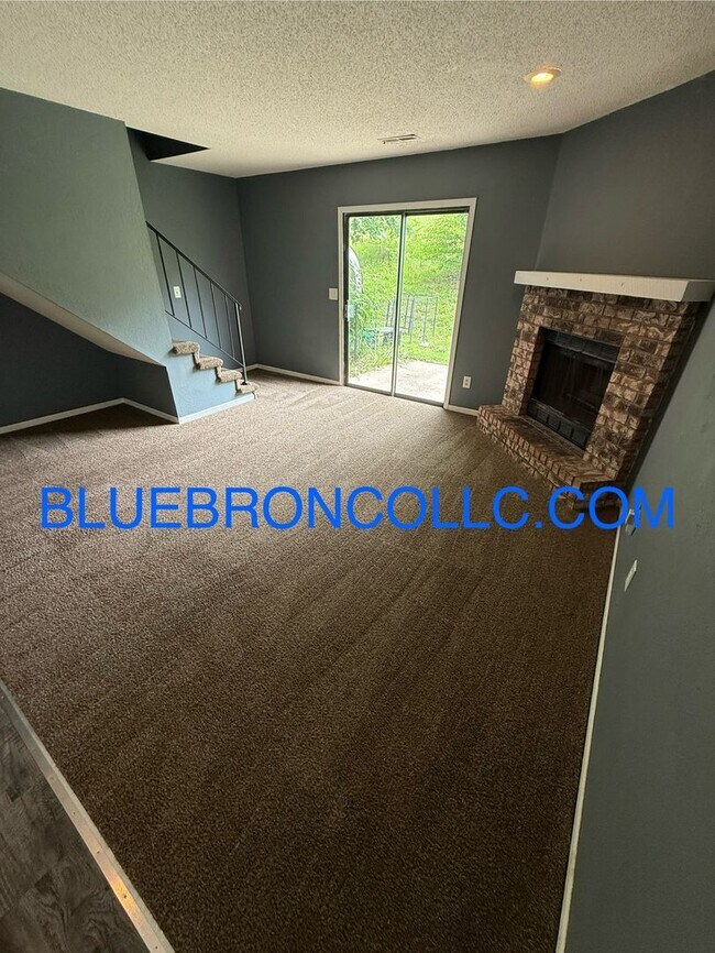Building Photo - All the Space You Need – 3-Bedroom with Ga...