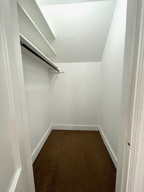 Building Photo - 182 Pine St