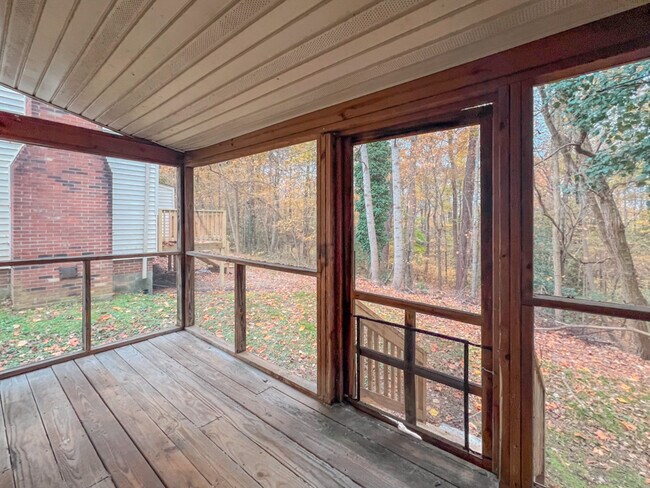 Building Photo - 26 Fox Hill Dr