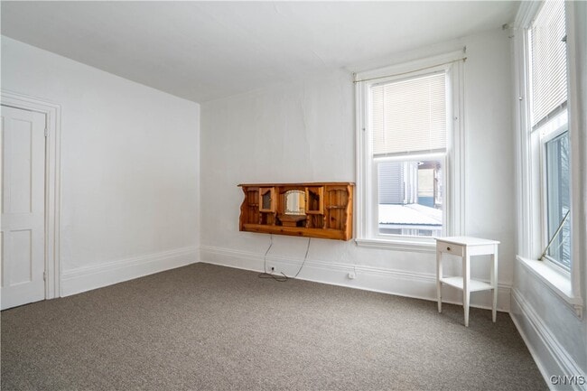 Building Photo - 13 W Monroe St