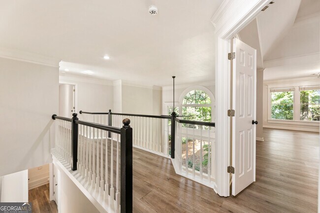 Building Photo - 330 Summerlin Dr