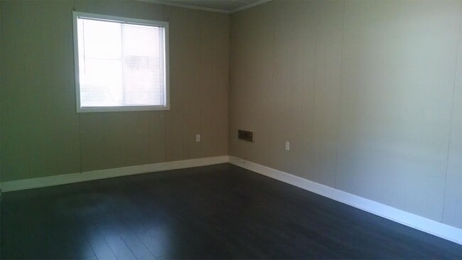 Building Photo - 114 2nd Ave