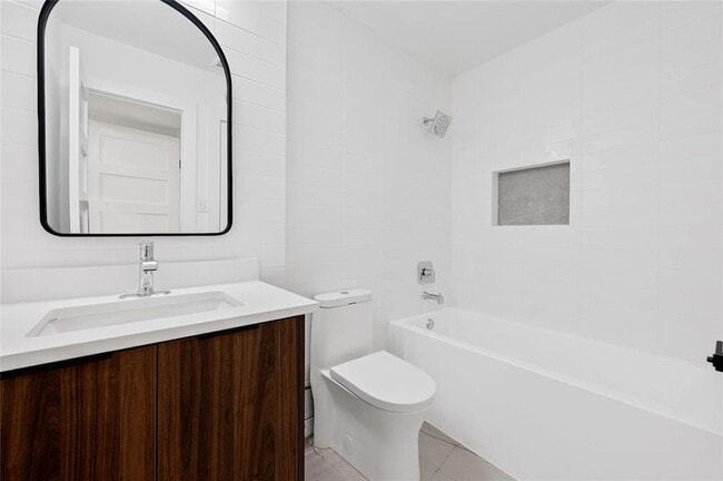 Building Photo - 6807 Woodhue Dr