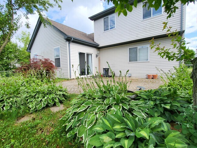 Building Photo - 7851 Thornhill Dr
