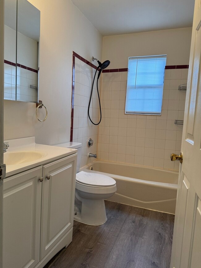 Building Photo - 4 Trumbull St