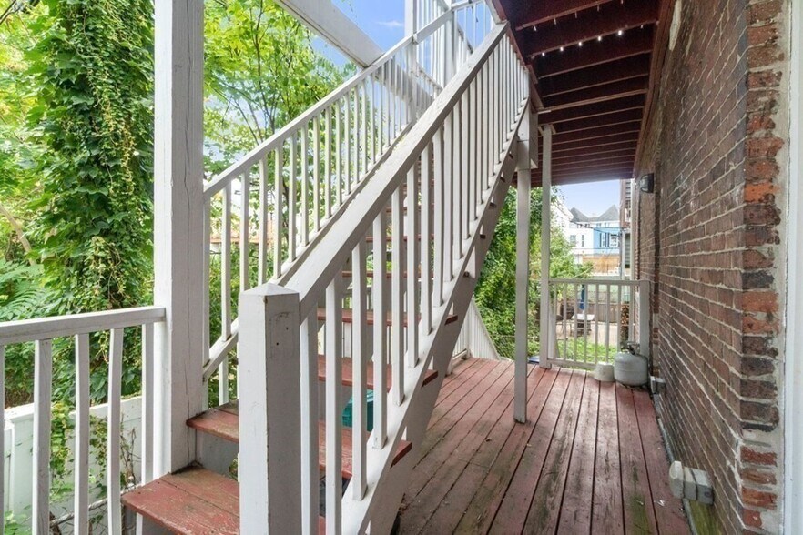 Building Photo - 110 N St