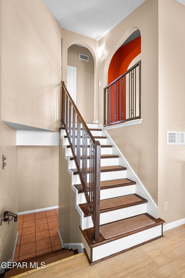 Building Photo - 4644 Loma De Cobre Dr