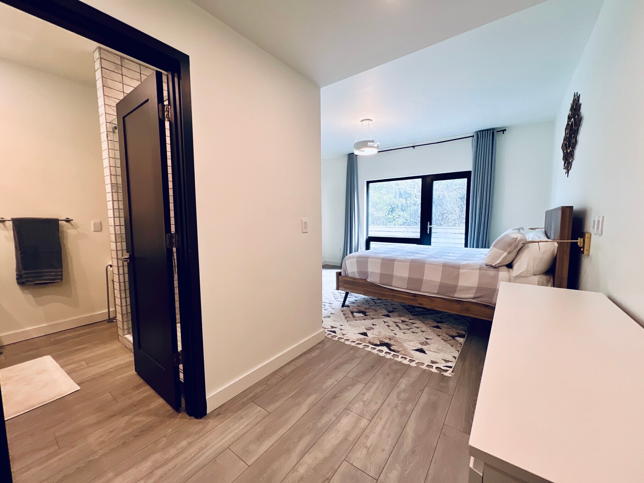 Building Photo - 803 54th St