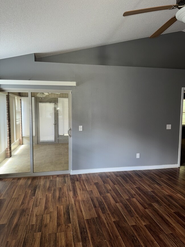 Building Photo - 686 Mozingo Ln
