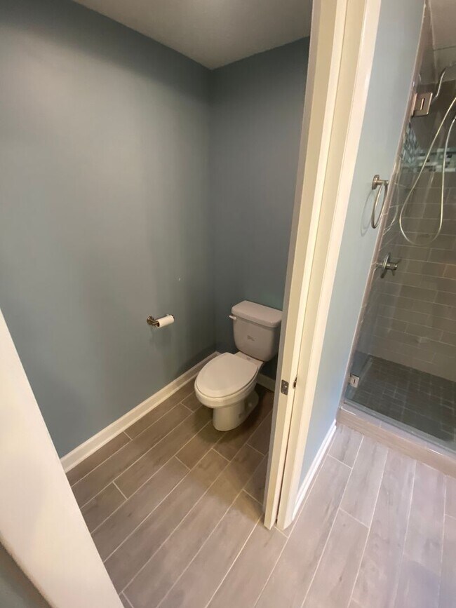 Building Photo - 4 Bedroom - Upper Arlington