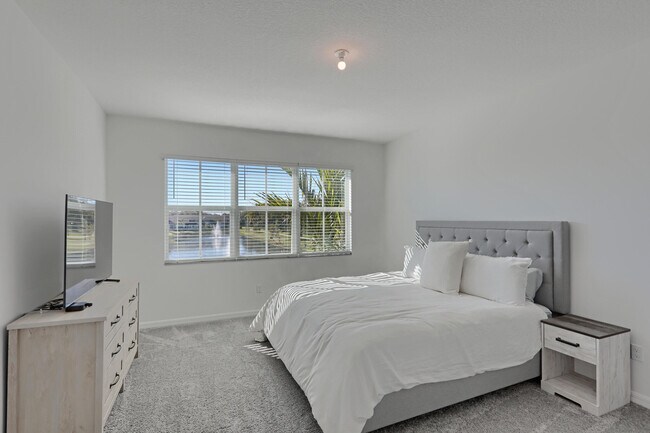 Building Photo - 12937 Trevi Isle