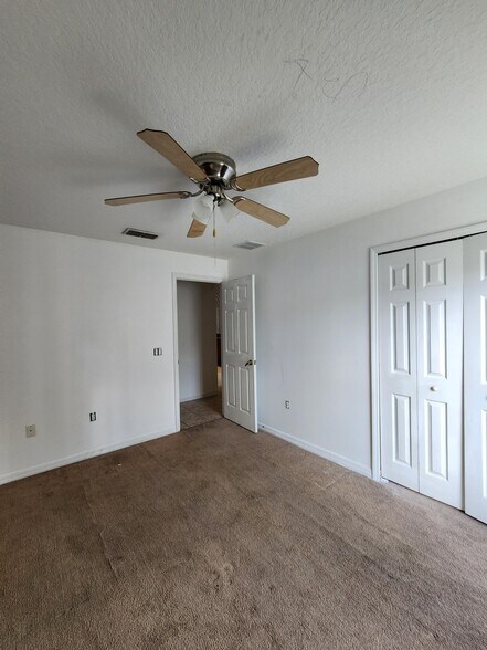 bedroom #4 - 1007 Deddington Pl