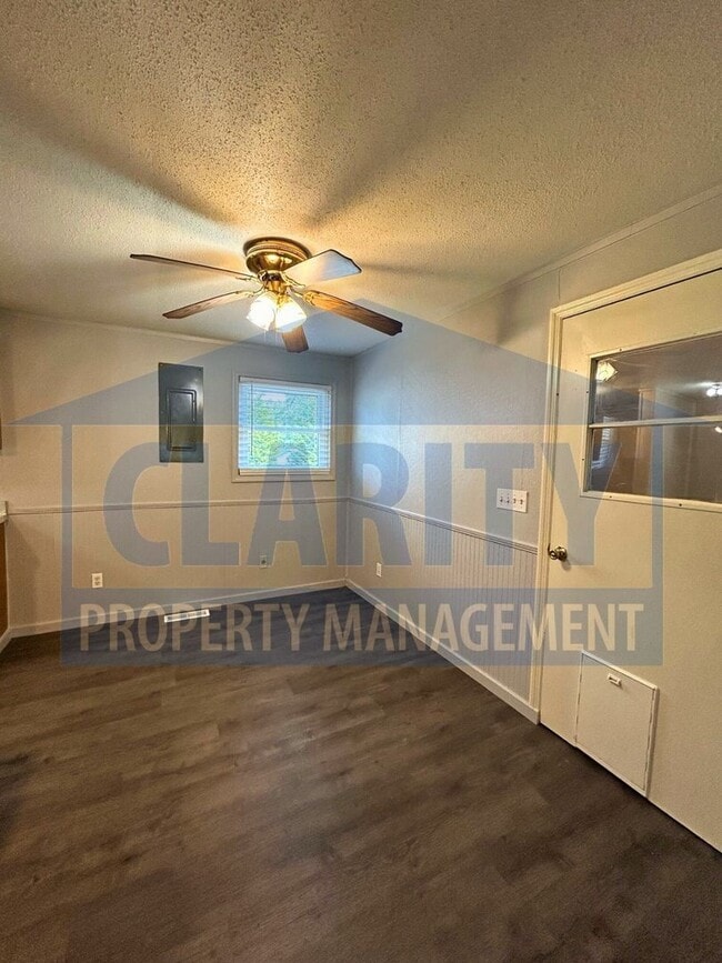 Building Photo - Charming 3-Bedroom, 1-Bath Home with Bonus...