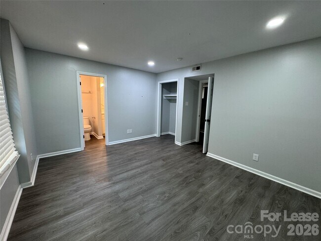 Building Photo - 2501 Kilborne Dr
