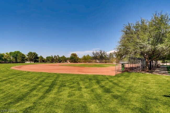 Building Photo - 917 Vegas View Dr