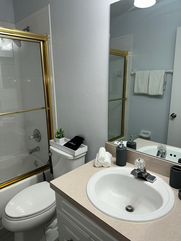 Building Photo - 537 Caribbean Dr