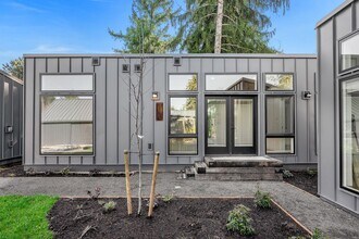Building Photo - Morris Street Commons Modualr Living! 1/1 Community Living!
