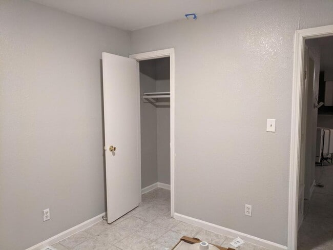 Building Photo - 5817 Spring Meadow Rd