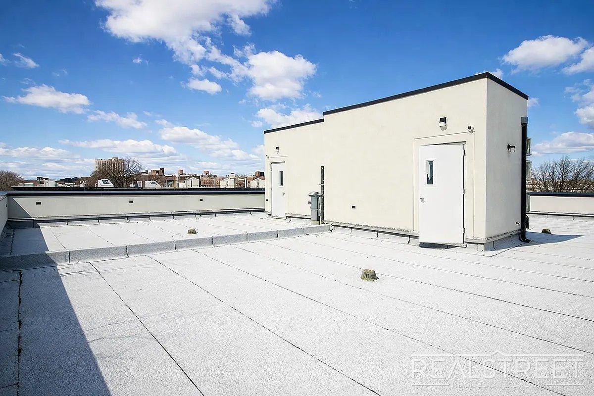 Building Photo - Winthrop St