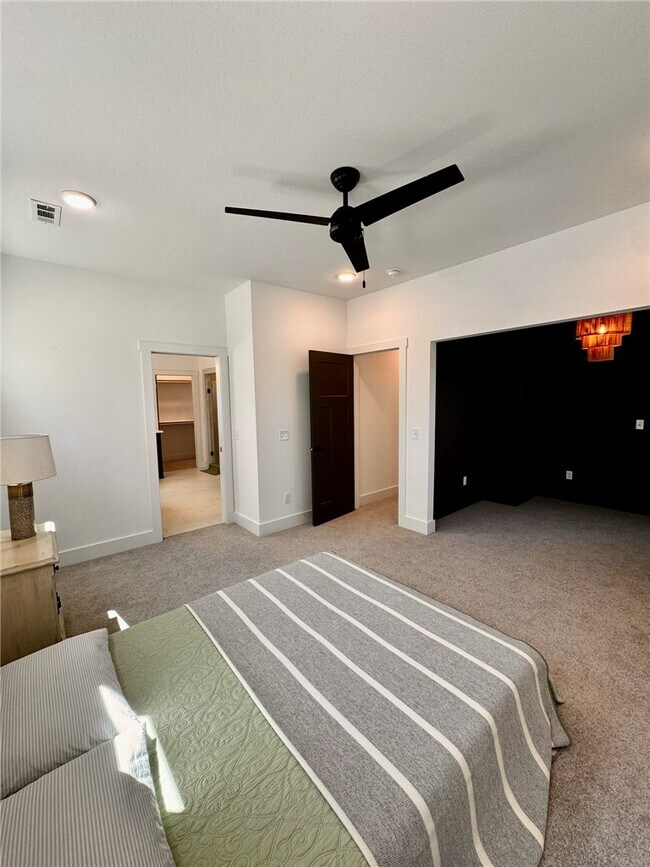 Building Photo - 8881 Williams Rd