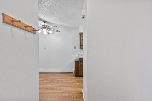 Building Photo - 1145 Willow Bend Cir