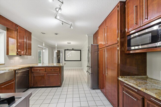 Building Photo - 602 Middlebrooks Cir