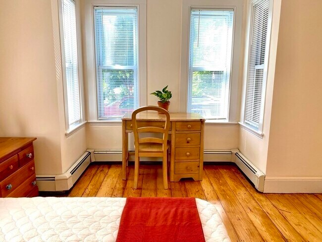 Building Photo - 18 Fisk Plz