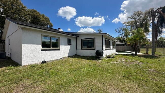 Building Photo - 1000 Huntington Ct