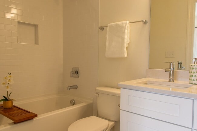 Building Photo - 5403 Toano Rd