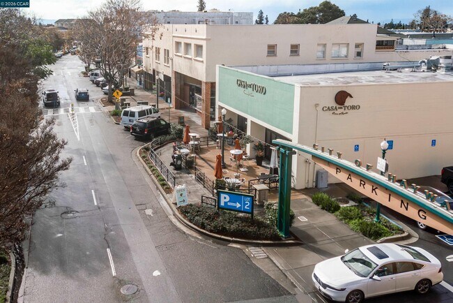 Building Photo - 1315 A St