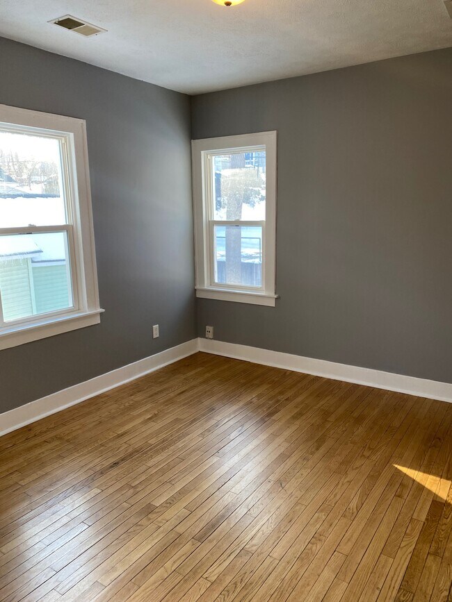 Building Photo - 721 Clancy Ave NE