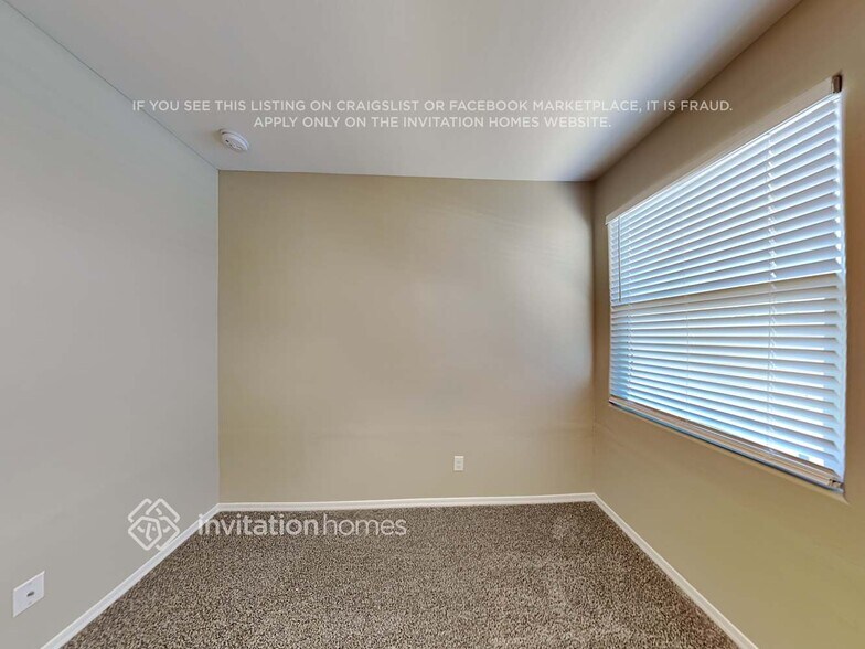 Building Photo - 41419 W Crane Dr