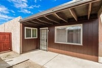 Building Photo - 2625 N Alvernon Way