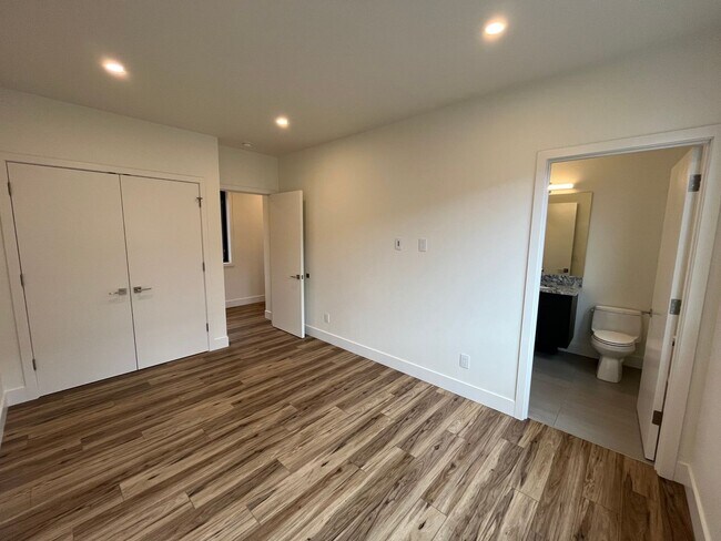 Building Photo - Gorgeous Tetherow 4 Bedroom + Office