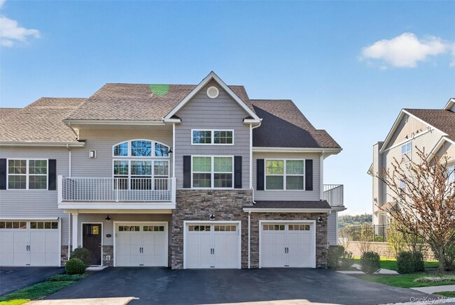 Building Photo - 402 Sacandaga Loop