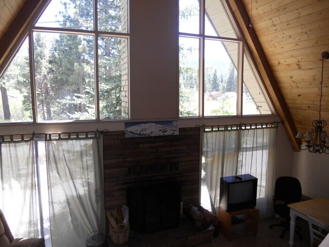 Building Photo - 42784 Sonoma Dr