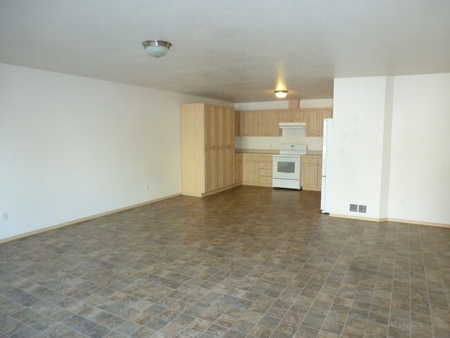 Building Photo - 1063 NE B St