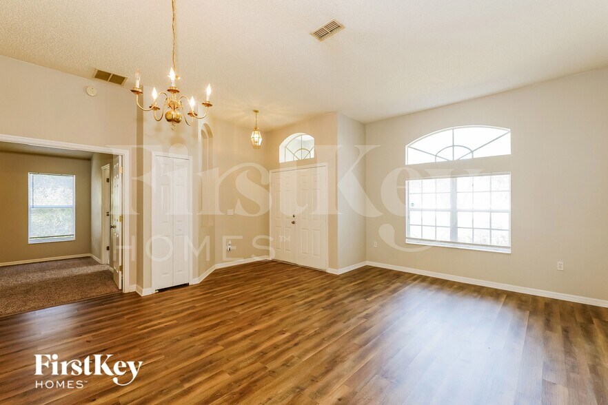 Building Photo - 2411 Dumas Dr