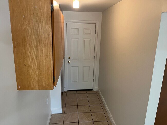 Building Photo - Beautiful 5 Bedroom, 3 Bathroom Family Home in Cottonwood Heights