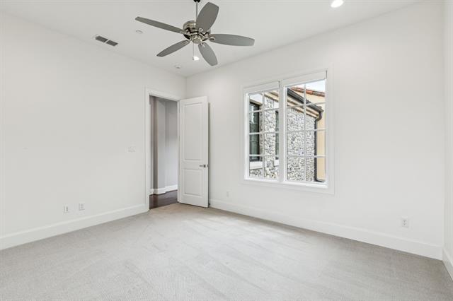 Building Photo - 8 Comillas Dr