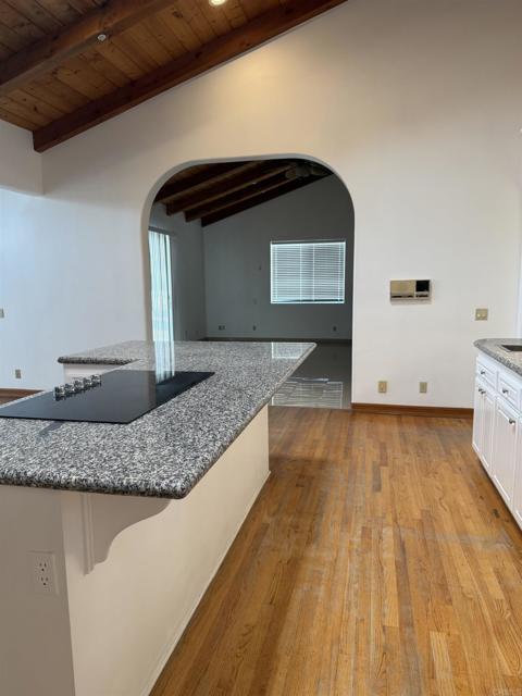 Building Photo - 1555 Willow Glen Dr