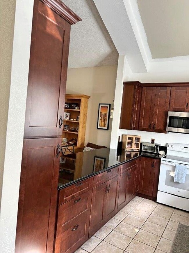 Building Photo - BEAUTIFULLY REMODELED 2 STORY VACAVILLE *S...