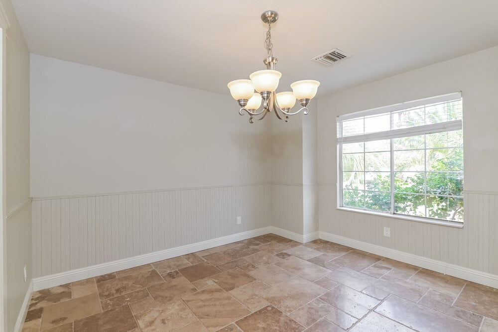 Building Photo - 445 Opal Dr