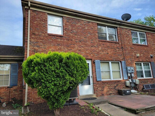 Building Photo - 9711 Hagel Cir